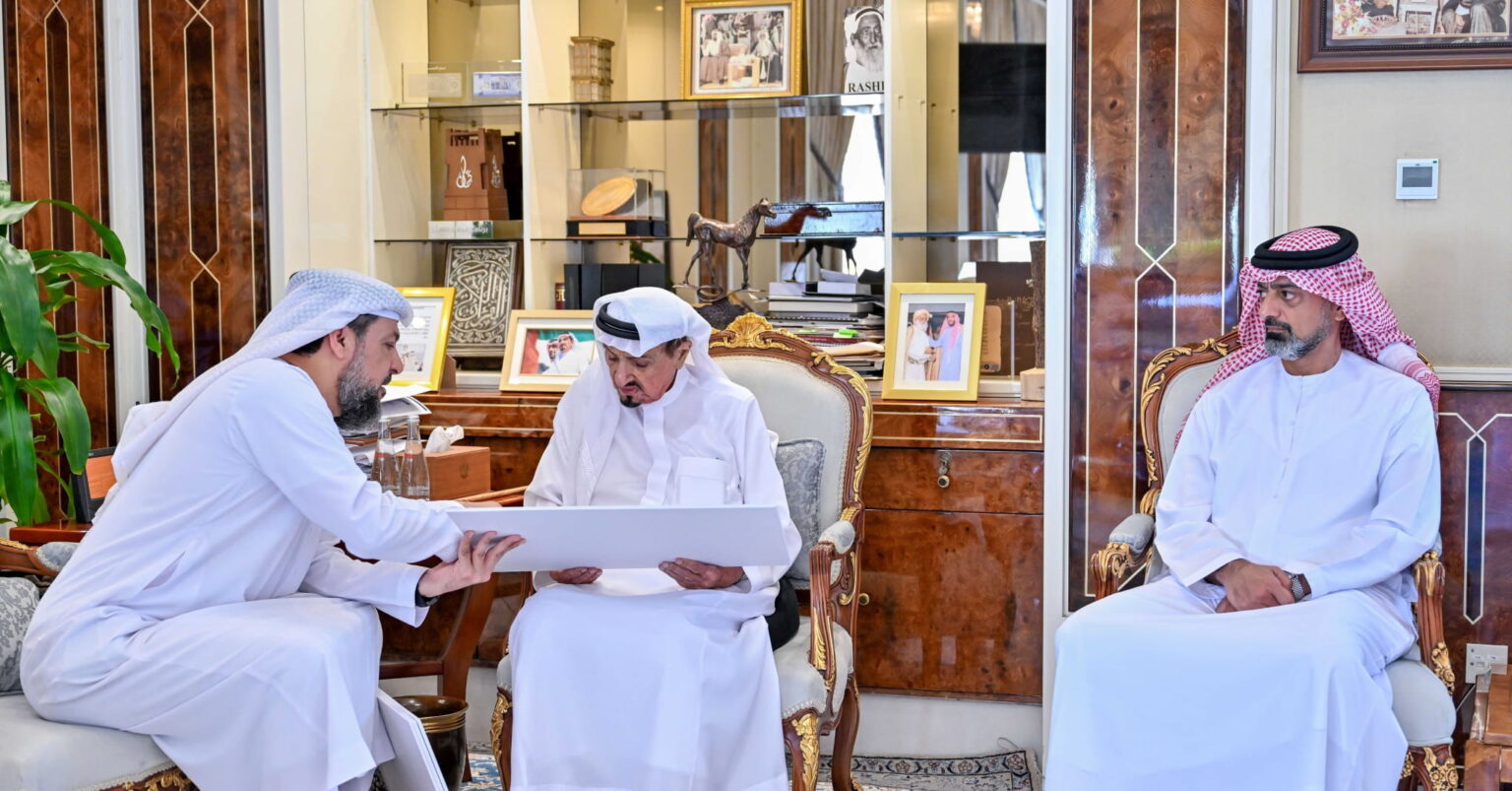 حميد بن راشد يطلع على مشاريع وإنجازات الأعمال الخيرية العالمية حميد بن راشد يطلع على مشاريع وإنجازات الأعمال الخيرية العالمية