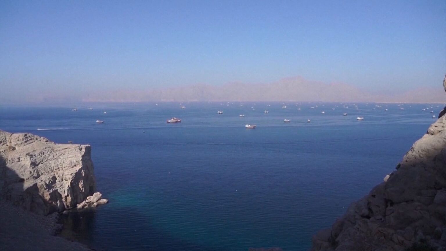 بالأرقام.. كيف ضرب التصعيد العسكري الملاحة بمضيق هرمز؟ | أخبار بالأرقام.. كيف ضرب التصعيد العسكري الملاحة بمضيق هرمز؟ | أخبار
