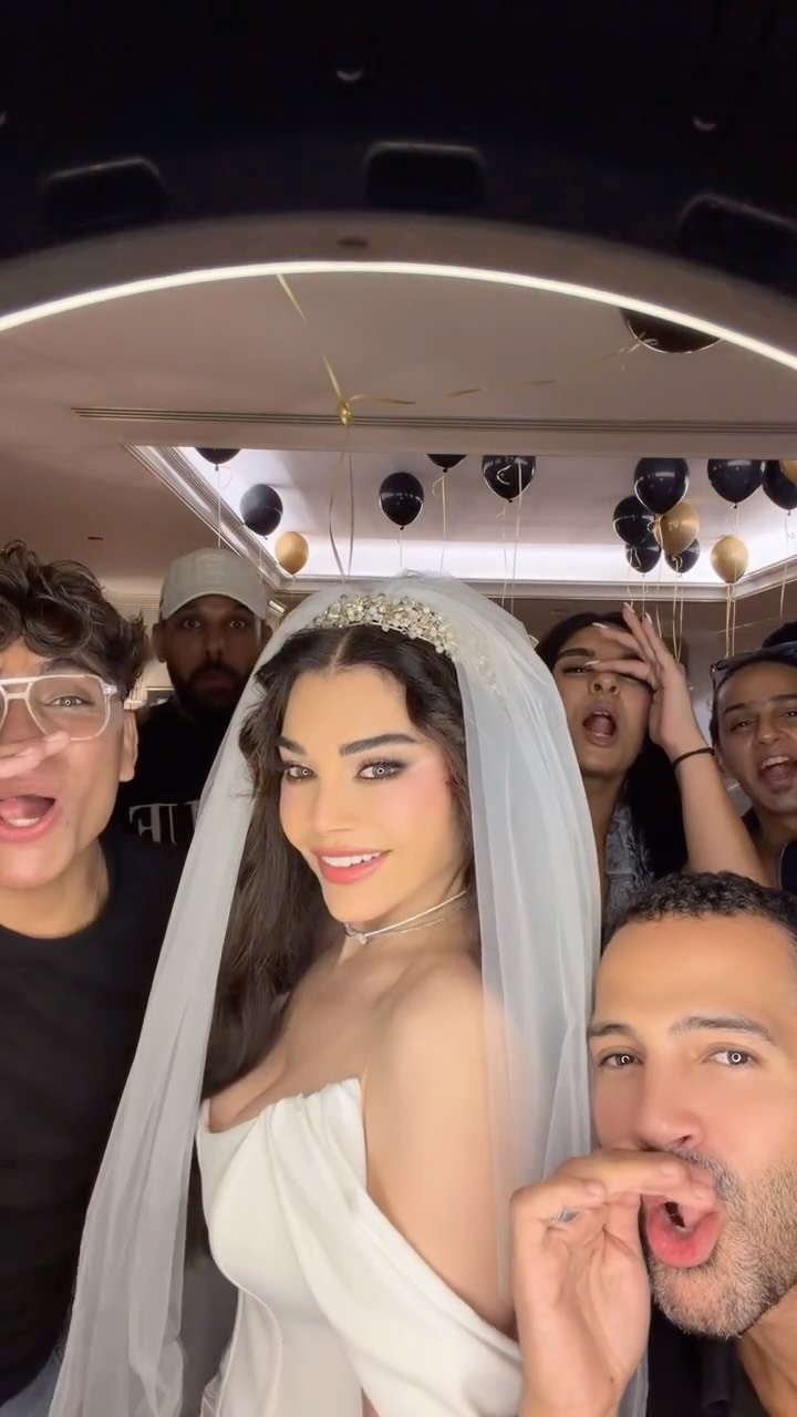 هيفاء وهبي بفستان الزفاف