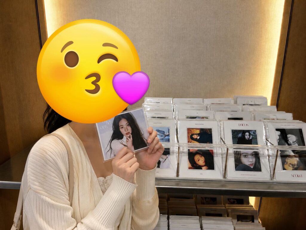 260721 بطاقة Wonyoung جميلة جدًا ورائعة، حتى حسابي البنكي يصرخ حاليًا