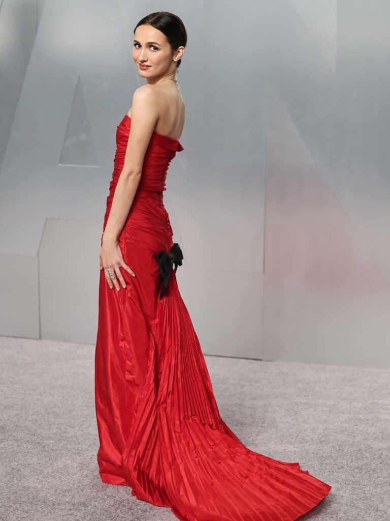 Maude Apatow