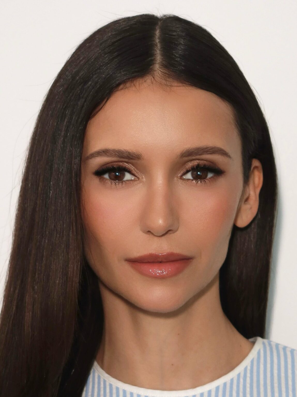 Nina Dobrev