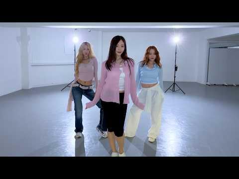 Dreamcatcher UAU - الثلاثاء (فيديو رقص - كاميرا متحركة)