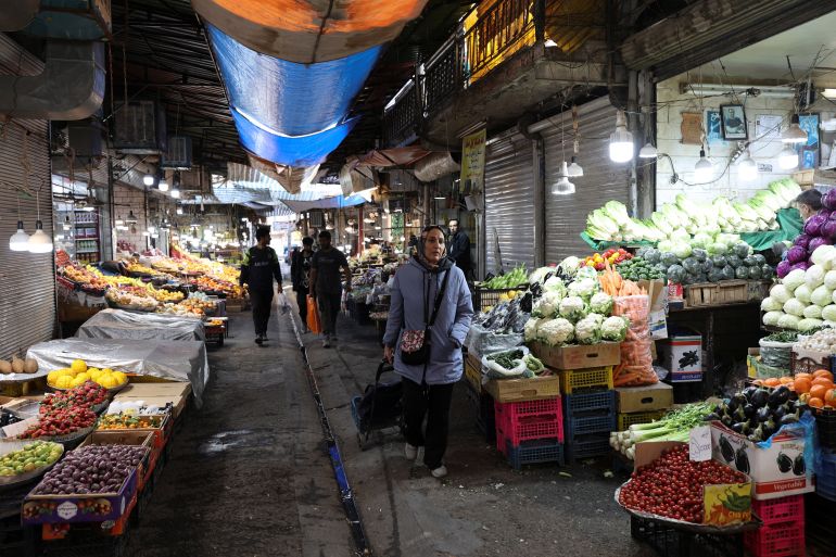 حركة الأسواق في العاصمة الإيرانية طهران