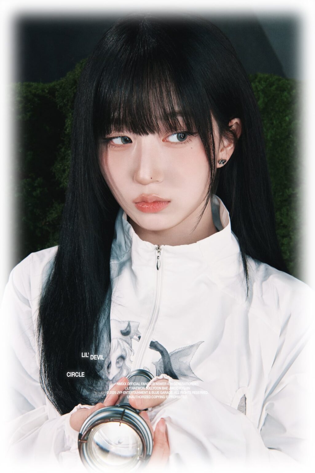 NMIXX - نادي المعجبين الرسمي: NSWER الجيل الرابع 'Lil' Devil Circle' (Haewon - صورة المفهوم)