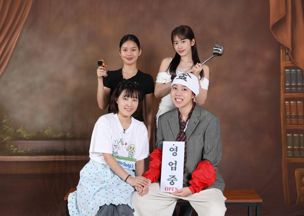 260716 تحديث 15ya.baby على الانستقرام مع يوجين (مع لي إيونجي، OH MY GIRL Mimi & Lee Youngji)