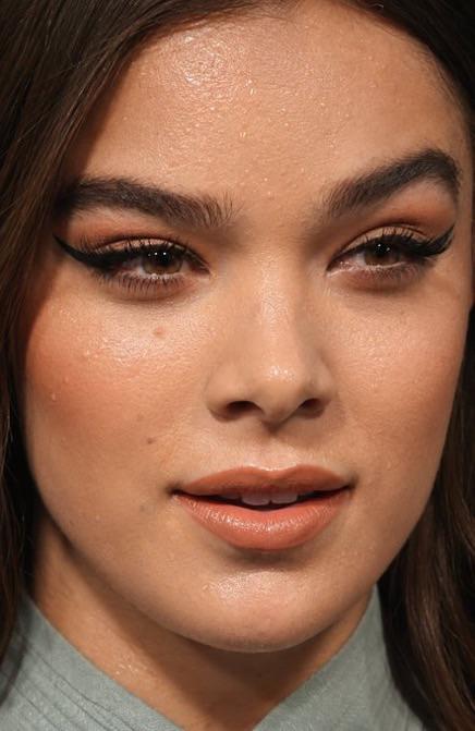 Hailee Steinfeld
