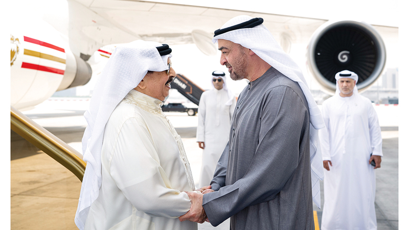 رئيس الدولة وملك البحرين يبحثان العلاقات الأخوية والتطورات الإقليمية رئيس الدولة خلال استقباله ملك البحرين. وام