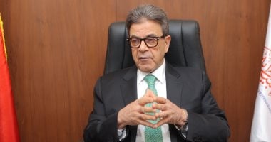 نقيب الأطباء البيطريين يكشف سر سرعة النمو.. ويؤكد: لا هرمونات فى الدواجن نقيب الأطباء البيطريين يكشف سر سرعة النمو.. ويؤكد: لا هرمونات فى الدواجن