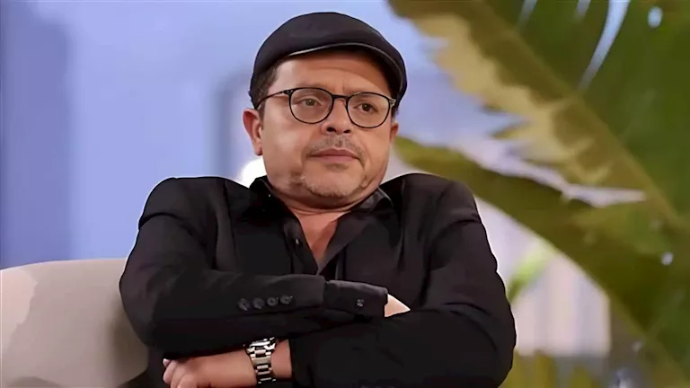 بحضور نجوم الفن.. أبرز لقطات جنازة شقيق محمد هنيدي بحضور نجوم الفن.. أبرز لقطات جنازة شقيق محمد هنيدي
