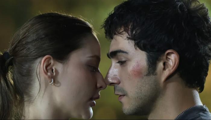 مسلسل إسطنبول رأسًا على عقب الحلقة 10.. تقارب أمير وناز يصطدم بأسرار أوزاي مسلسل «إسطنبول رأسًا على عقب» الحلقة 10