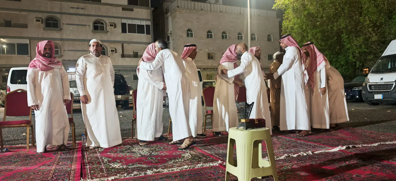 آل حكمي يستقبلون التعازي في فقيدتهم – أخبار السعودية آل حكمي يستقبلون التعازي في فقيدتهم - أخبار السعودية