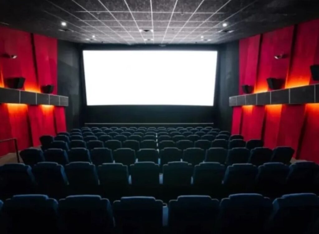 تطورات جديدة في أزمة إيرادات السينما المصرية.. ومواجهة حاسمة للتزوير