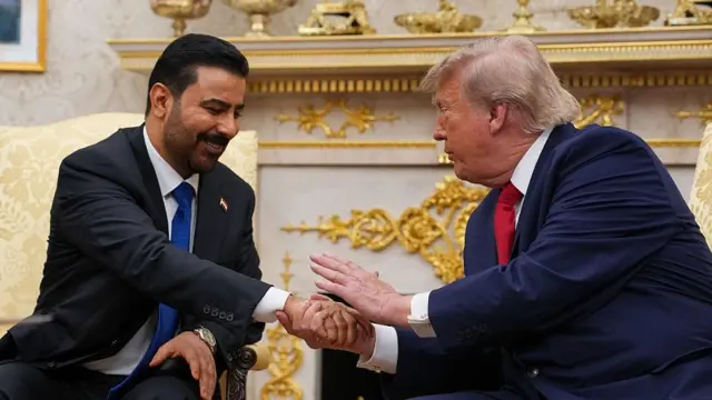 الزيدي وترامب يتصافحان في المكتب البيضاوي