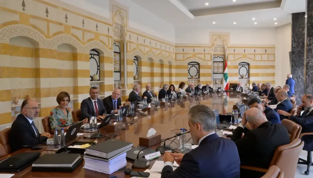 جلسة لمجلس الوزراء: عون يكشف تقدماً في مفاوضات روما… تعيينات واجراءات في محيط المطار جلسة لمجلس الوزراء: عون يكشف تقدماً في مفاوضات روما... تعيينات واجراءات في محيط المطار