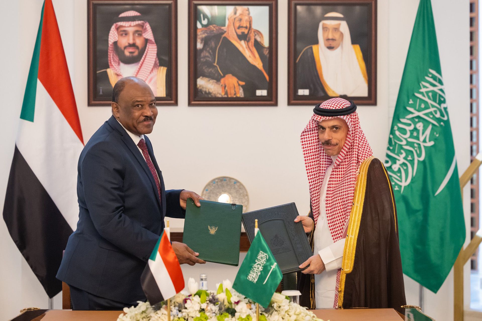 Photo: gulfchannels.com حين تصون جغرافيا واحدة أمن دولتين.. فلسفة الدور السعودي تجاه السودان | سياسة
