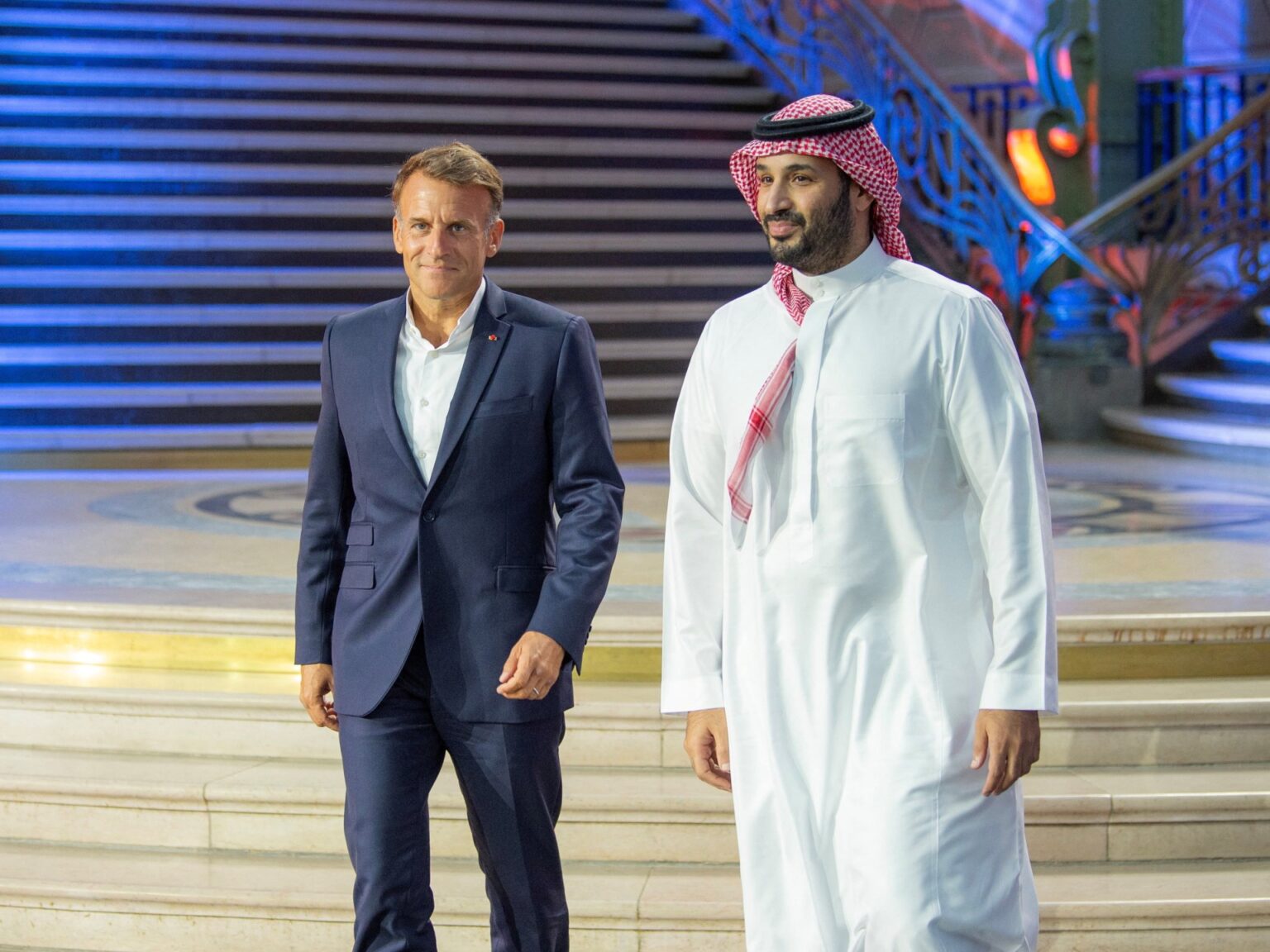 الرئيس الفرنسي يلتقي ولي العهد السعودي في باريس | أخبار