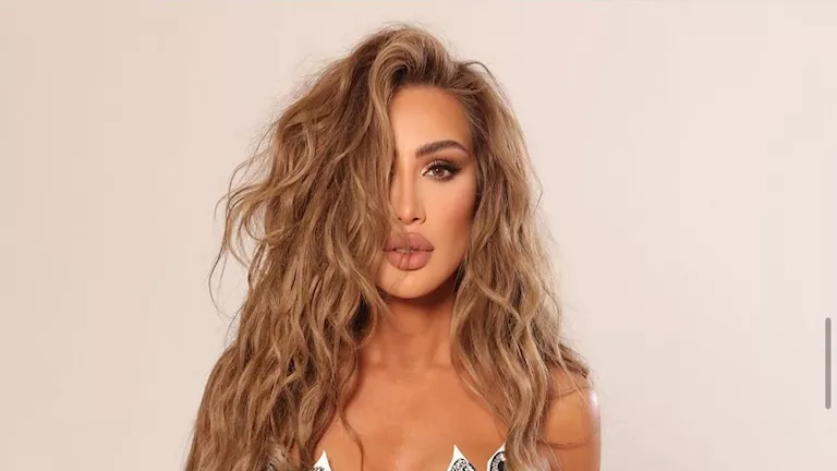 مايا دياب تخطف الأنظار بأحدث ظهور في السويد مايا دياب تخطف الأنظار بأحدث ظهور في السويد