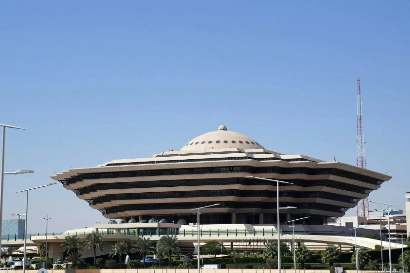 «الداخلية»: 100,000 ريال غرامة للمنشأة المشغلة للوافدين المخالفين للأنظمة – أخبار السعودية «الداخلية»: 100,000 ريال غرامة للمنشأة المشغلة للوافدين المخالفين للأنظمة - أخبار السعودية