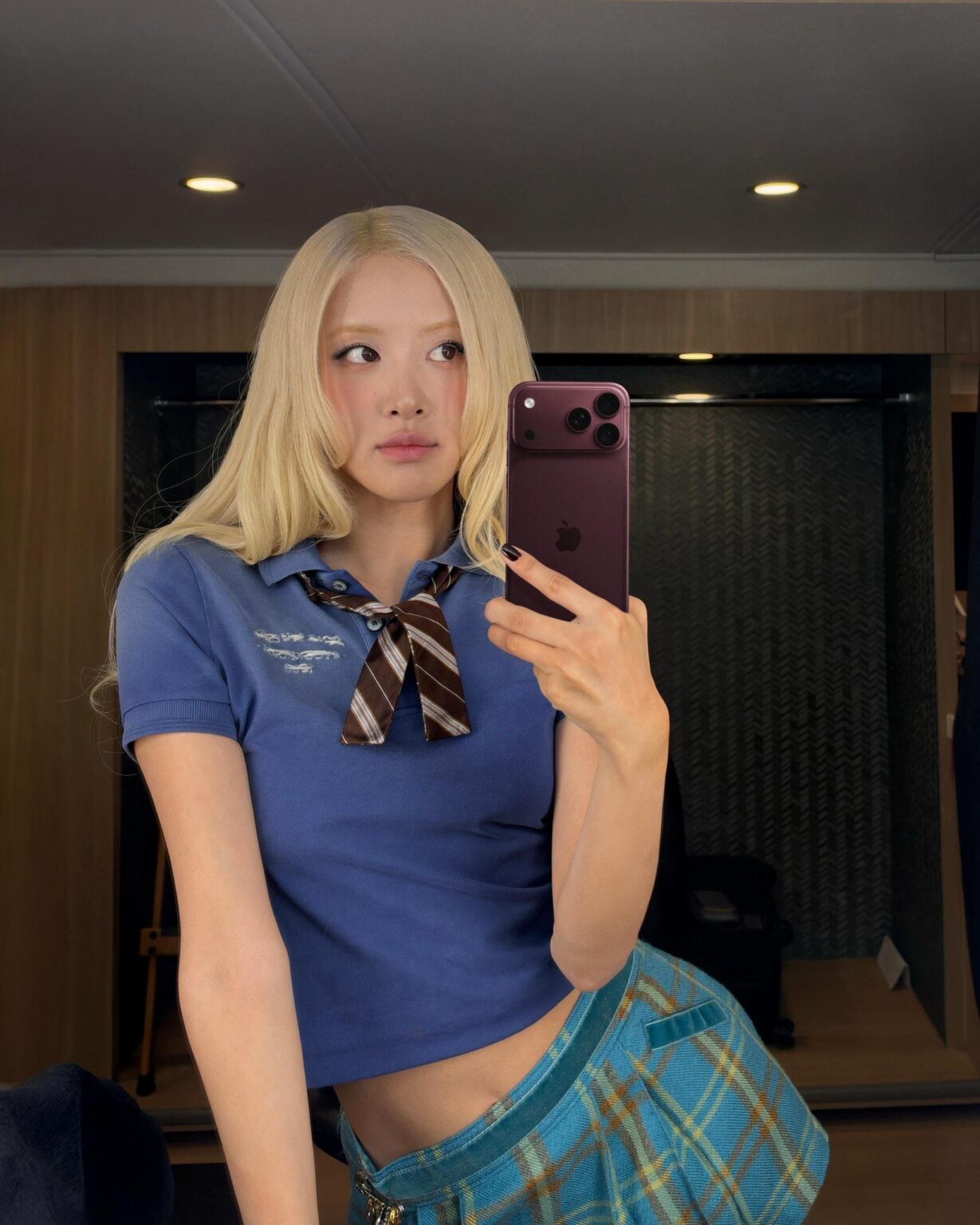 BLACKPINK ROSÉ هي السفيرة الجديدة لحملة iPhone 18 من Apple