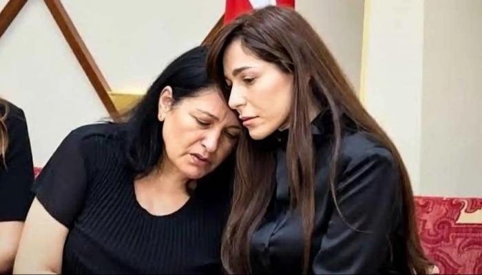 بحضور نعمت عون ونجوم الفن.. عبير نعمة تستقبل المعزين في وفاة والدها عبير نعمة تستقبل المعزين