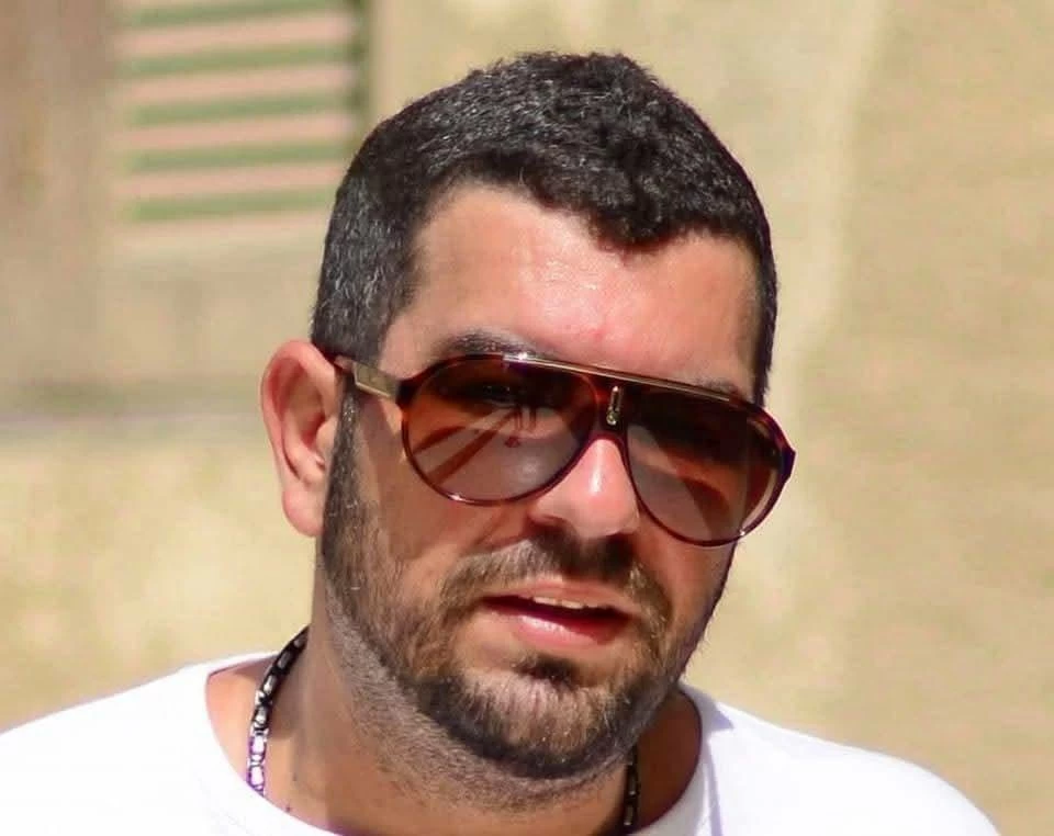 موعد ومكان جنازة الموزع طارق توكل بعد وفاته عن 48 عاما الموزع الموسيقي طارق توكل