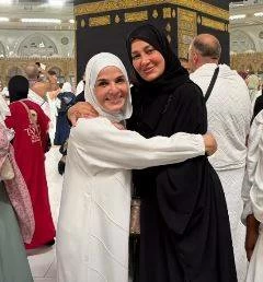 أثناء أداء مناسك العمرة.. حلا شيحة في أحدث ظهور مع منى عبدالغني حلا شيحة ومنى عبدالغني