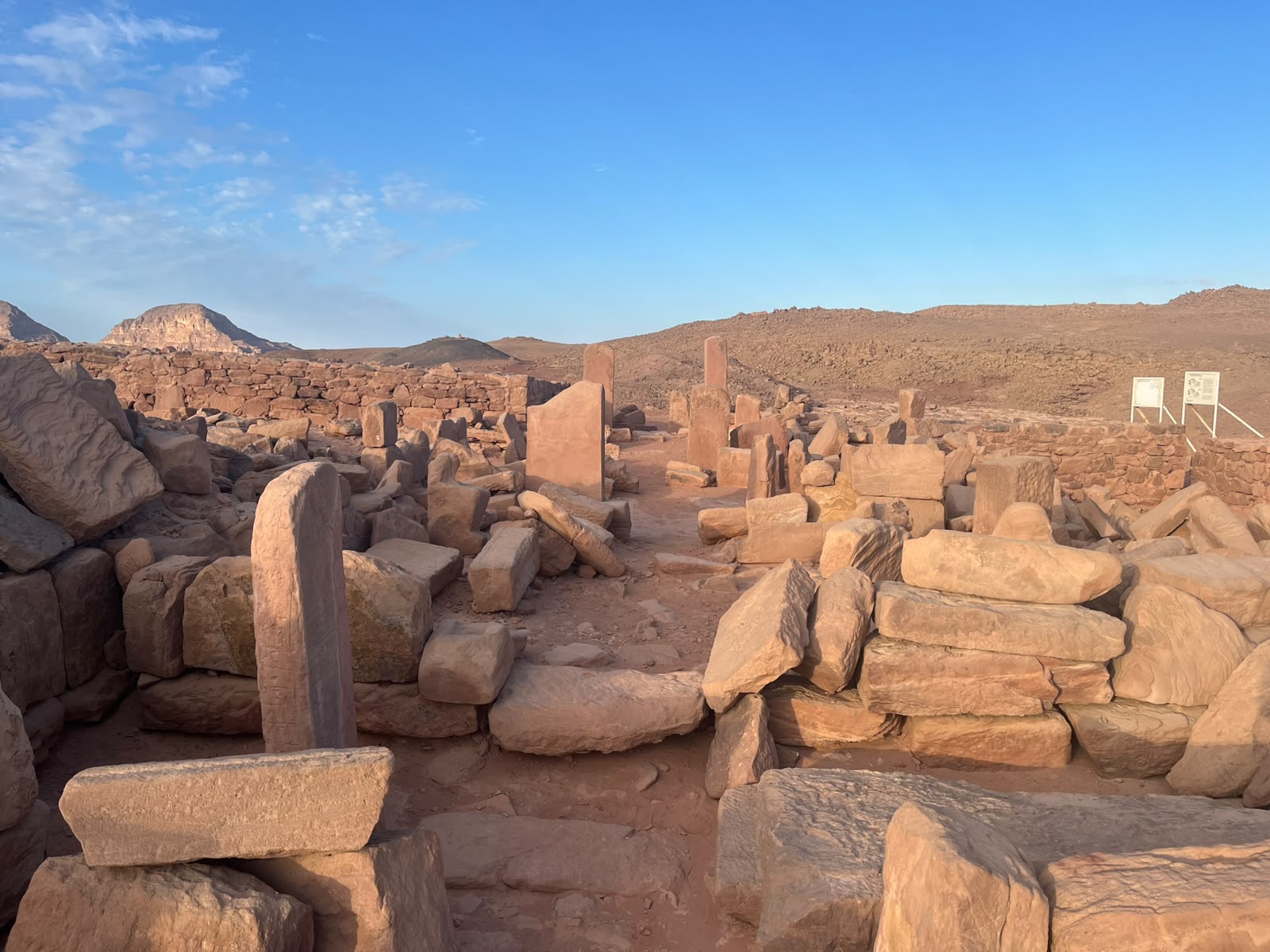 معبد سرابيط الخادم معبد سرابيط الخادم