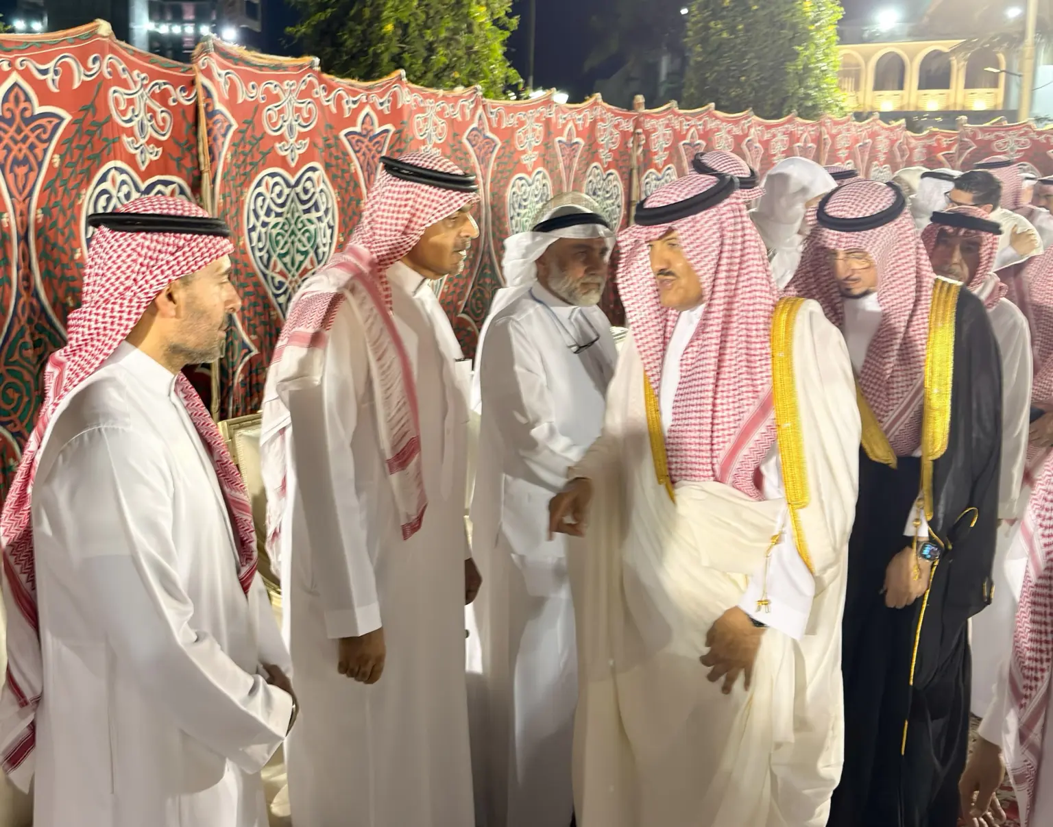 أمراء ومسؤولون يعزون في وفاة رائد العمارة زهير فايز – أخبار السعودية أمراء ومسؤولون يعزون في وفاة رائد العمارة زهير فايز - أخبار السعودية