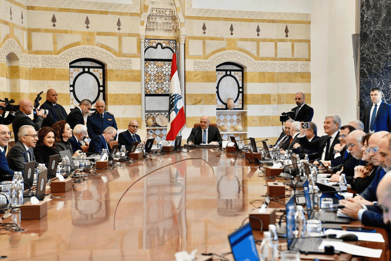 المصدر: حساب Lebanese Presidency على إكس نص المنشور: الرئيس جوزاف عون في مستهل جلسة مجلس الوزراء: - نشيد بجهود الجيش اللبناني وسائر القوى الأمنية، ونؤكد ان لبنان لن يكون منطلقاً لأي عمليات ضد سوريا حيث ان لبنان ملتزم بعلاقاته العربية وبتعزيز الامن والاستقرار الإقليميين - اهنئ الوزراء على الجهود المبذولة منذ تشكيل الحكومة في 26 شباط https://x.com/LBpresidency/status/2009252075775905863?s=20