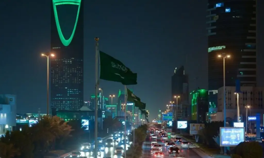 تعليق رحلات الخليج والاتحاد إلى الرياض.. والسعودية تمدد إغلاق مطار الملك خالد تعليق رحلات الخليج والاتحاد إلى الرياض والسعودية تمدد إغلاق مطار الملك خالد
