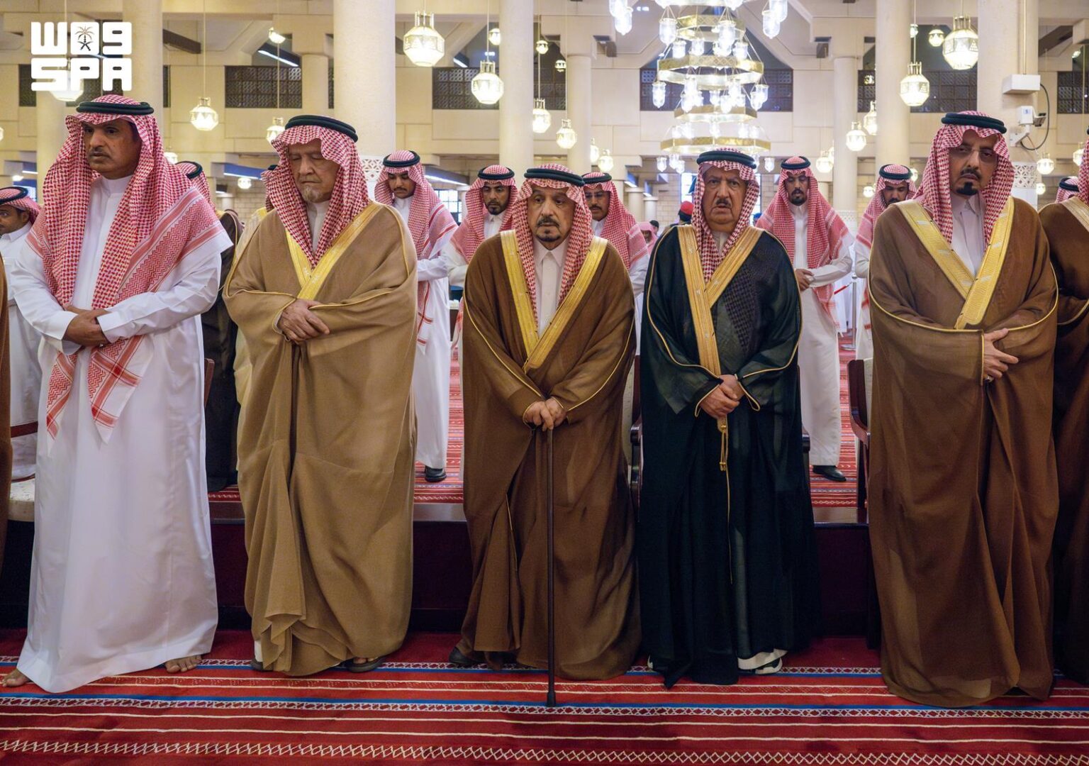عام / أمير منطقة الرياض ونائبه يؤديان صلاة الميت على صاحبة السمو الأميرة الجوهره بنت فهد بن مشاري بن سعود بن جلوي آل سعود - وكالة الأنباء السعودية