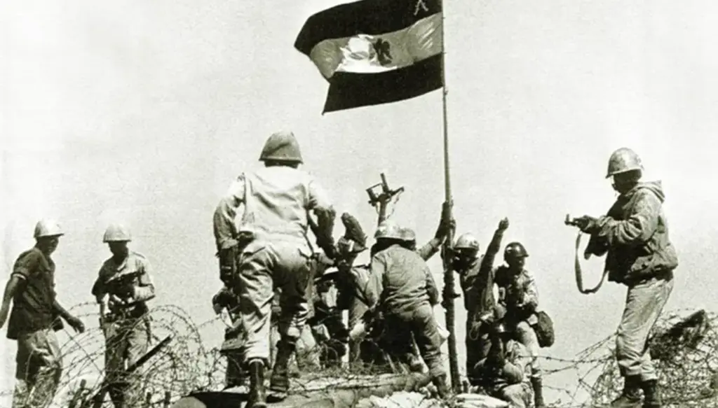 حين غنّت مصر للنصر… أغانٍ عبرت القناة مع الجنود في أكتوبر 1973 حين غنّت مصر للنصر… أغانٍ عبرت القناة مع الجنود في أكتوبر 1973