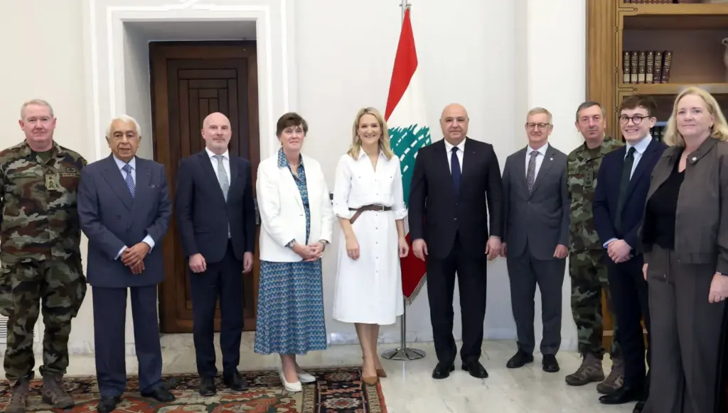 الرئيس جوزف عون يستقبل وزيرة الدفاع الإيرلندية لدعم لبنان الرئيس جوزف عون يستقبل وزيرة الدفاع الإيرلندية لدعم لبنان