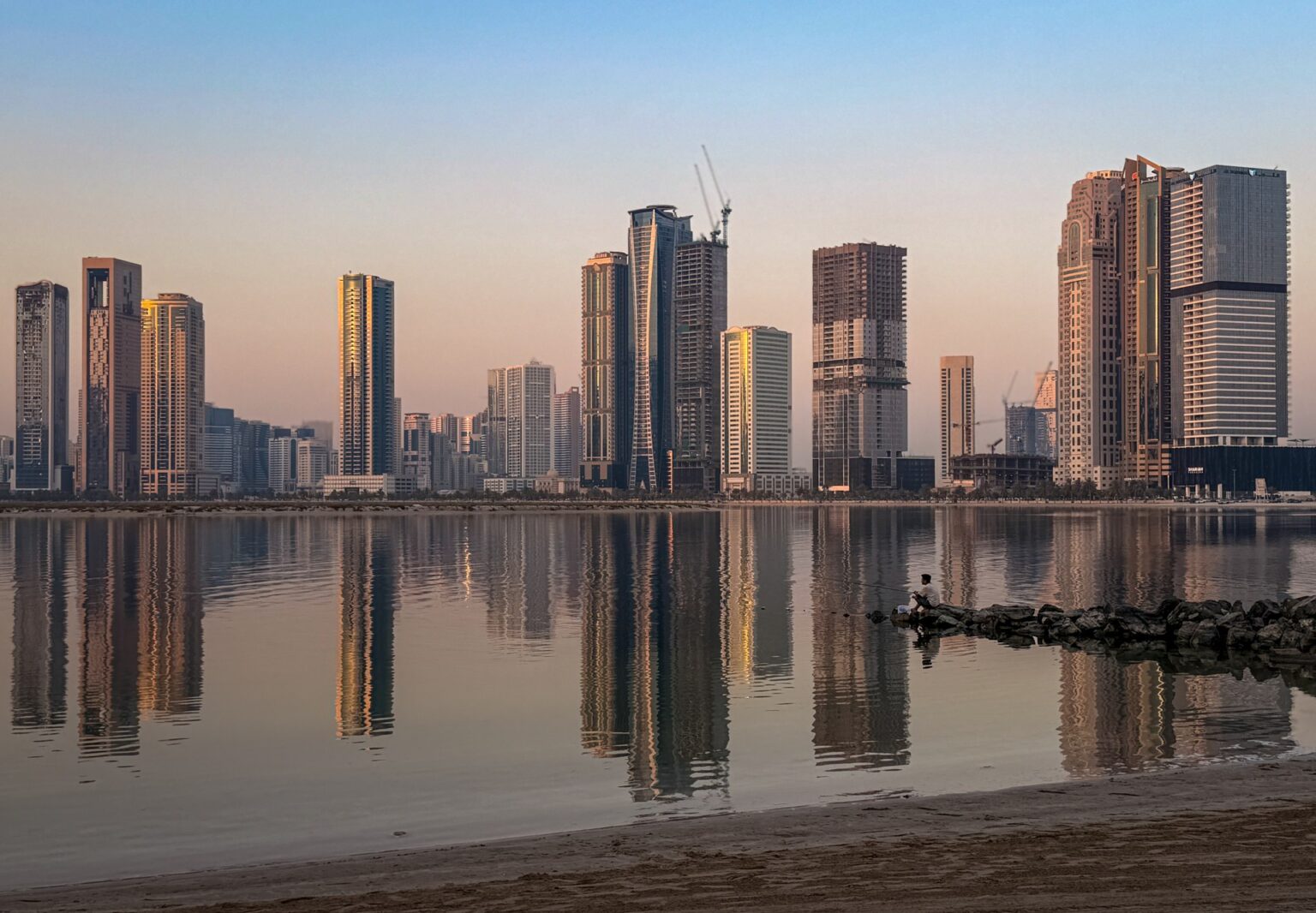 شرطة الشارقة تطمئن السكان بعد بلاغات عن رائحة وقود | أخبار شرطة الشارقة تطمئن السكان بعد بلاغات عن رائحة وقود | أخبار