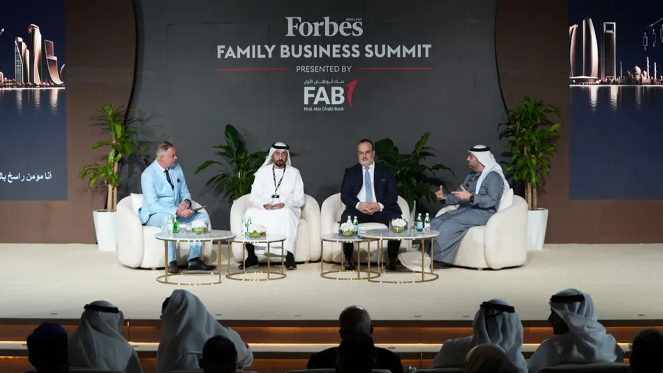 فوربس الشرق الأوسط تختتم قمة الشركات العائلية في أبوظبي بالتركيز على مستقبل الاستثمار عبر الأجيال